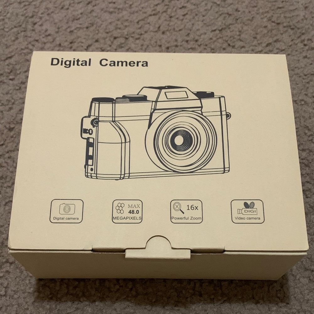 High-Resolution Digital Camera with Powerful Zoom